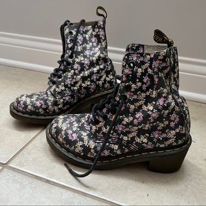 Dr. Martens Floral - Size 6